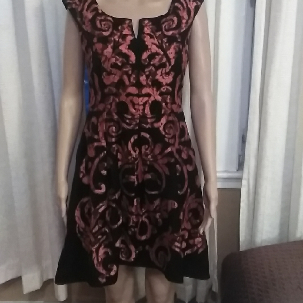 Dress - Picture 3 of 3